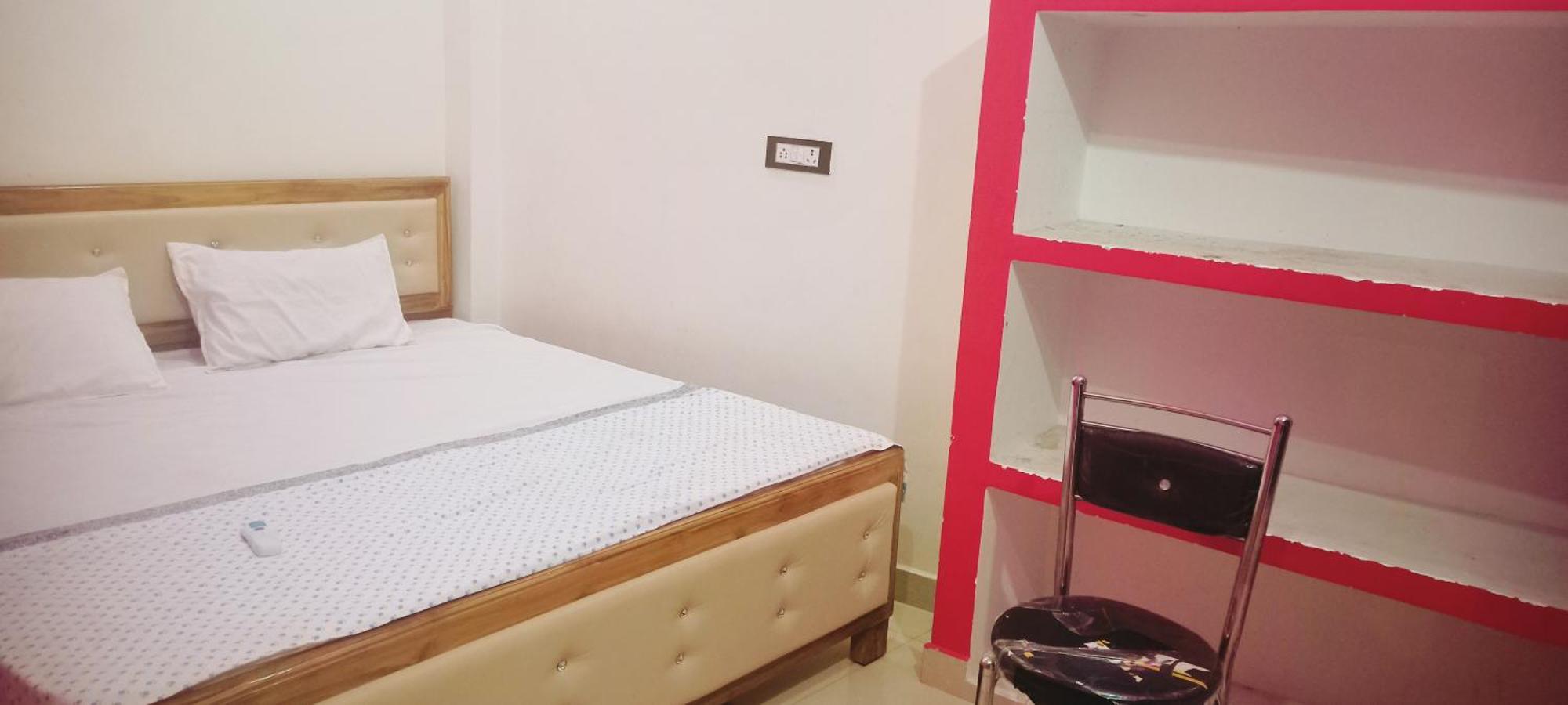 Maa Savitri Gest House Hotel Ayodhya Buitenkant foto